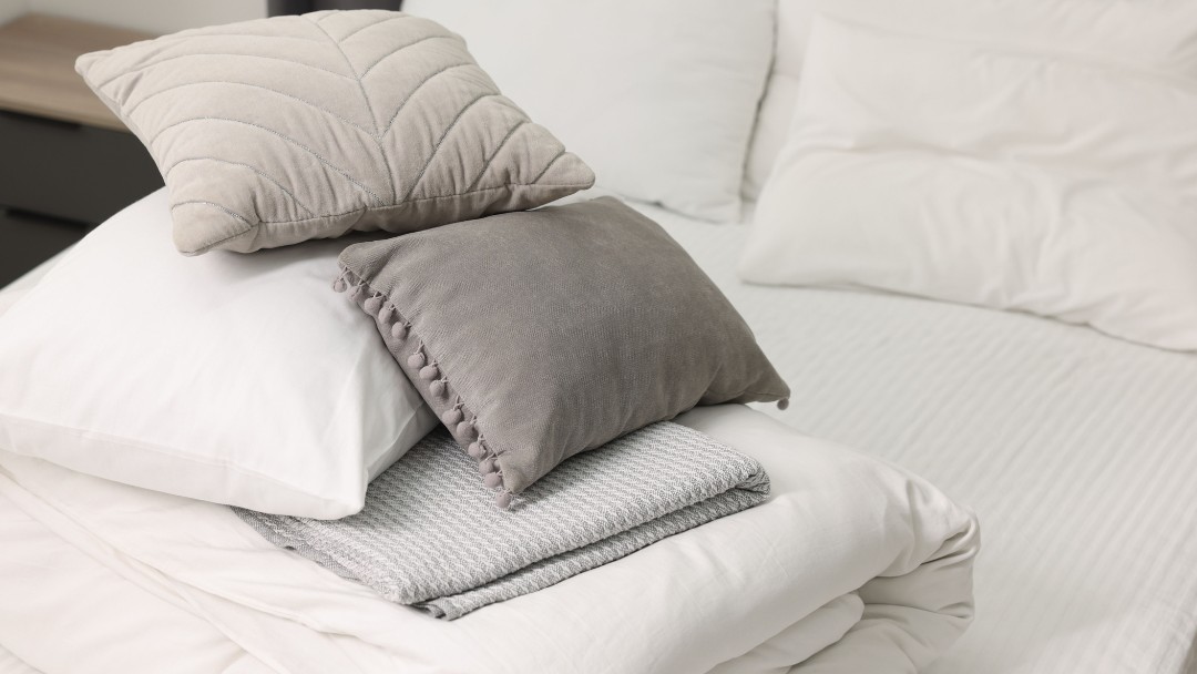 Beds that fold up with bedding | Wallbeds "n" More Corporate