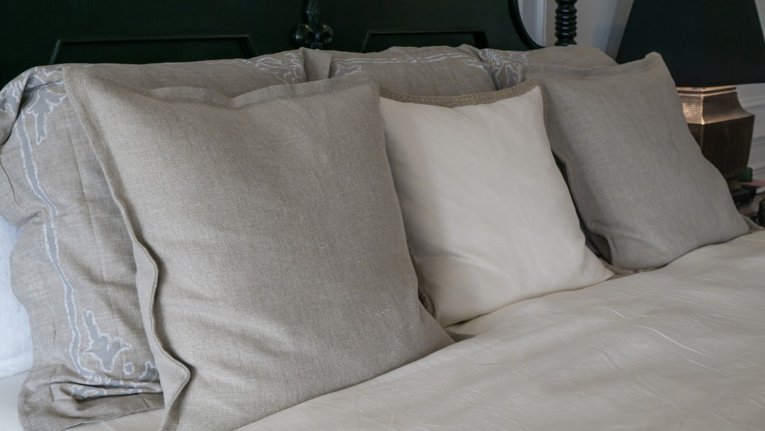 Murphy bed desk combination with comfy bedding | Wallbeds Corporate